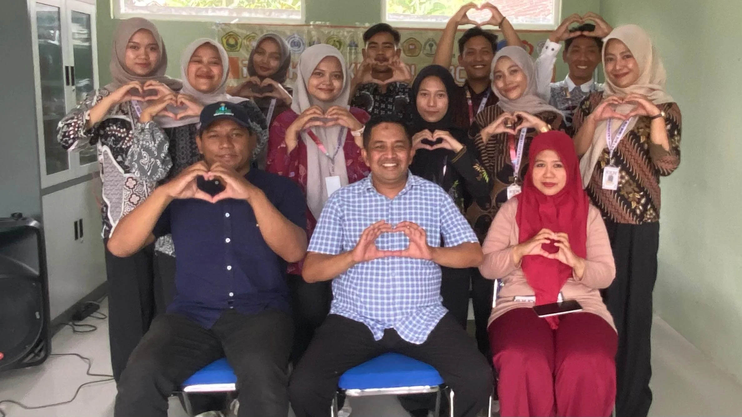 Penarikan Mahasiswa KKN-K 59 Desa Sumberkejayan, Diwarnai Sambutan Hangat dan Makan Tumpeng Bersama